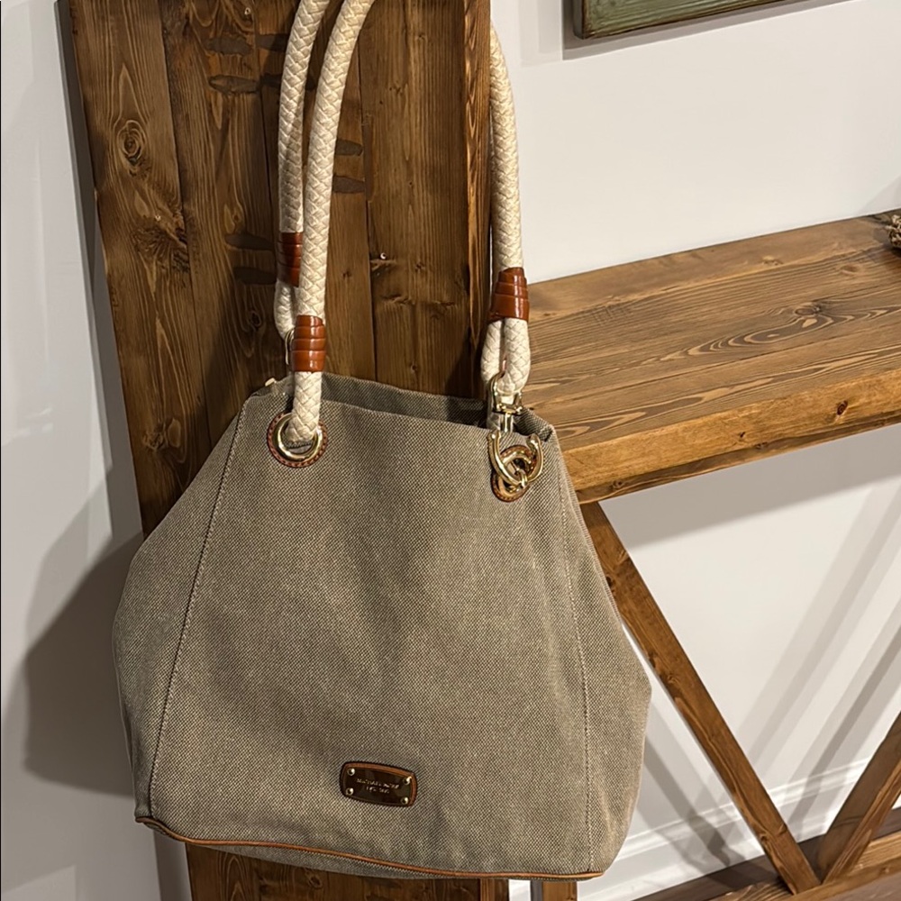 Michael Kors Tan Shoulder Bag with Rope Handles - Picture 3 of 9